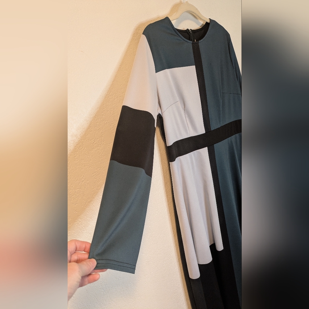 Colorblock Long Sleeve Dress - Picture 5 of 5